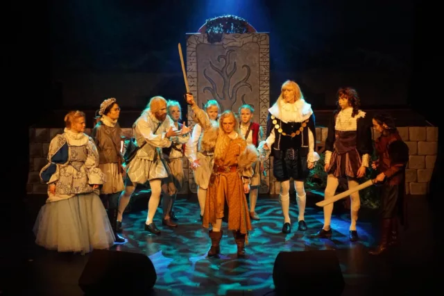 Ni har väl inte missat att vi kommer visa bioversionen av Kårspexet Cecilia Vasa tillsammans med THS filmklubb nu på fredag?Detaljer:
📍Vi kommer vara i Nya Matsalen i Nymble
💶 Gratis inträde
🍿 Det kommer gå att köpa snacks i puben
🕠 Filmen börjar 18, puben är öppen från 17
🗓️ Fredag 6 februariHoppas ni vill komma och kolla 😊