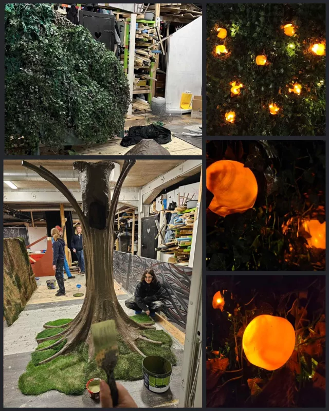 Även dekoren börjar bli färdig (och tur är väl det med mindre än en vecka till premiär 😉). En viss hög av plaströr, höns- och kammonät har plötsligt blivit ett magiskt träd, väggarna är snart färdigmålade och rekvisita har börjat bli klar.Vi börjar helt enkelt känna oss mer och mer säkra på att vi gjorde rätt i att lita på processen även detta år 😊 Kom och se oss på Dieselverkstaden nästa helg och se om ni håller med!✨🌳✨🍎✨🌳✨🗓️ Fredag 20/2 kl 19:00
🗓️ Lördag 21/2 kl 18:00
🗓️ Söndag 22/2 kl 15:00🎟️ karspexet.se/biljetter
💰student: 195 kr, vanlig: 295 kr✨🌳✨🍎✨🌳✨